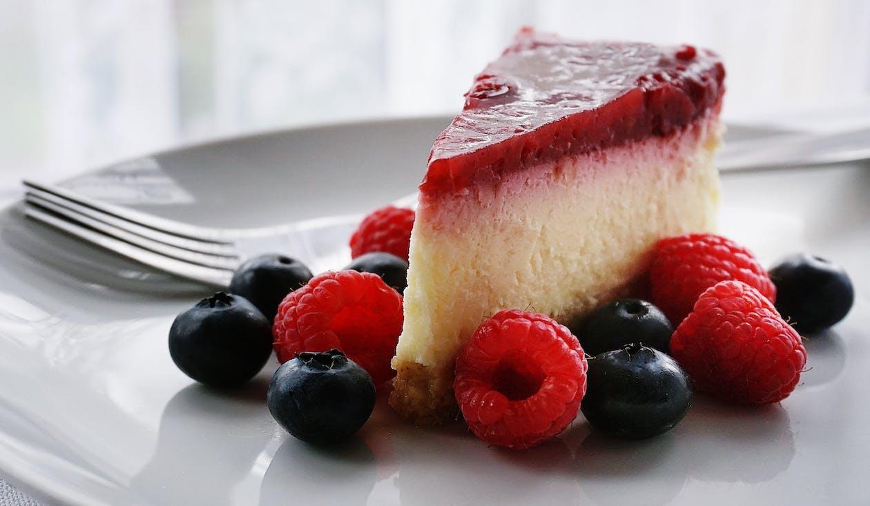 slice of cheesecake and berries